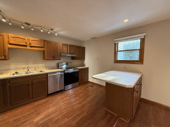 Photo - Two Bedroom, 1.5 Bath in Breezewood