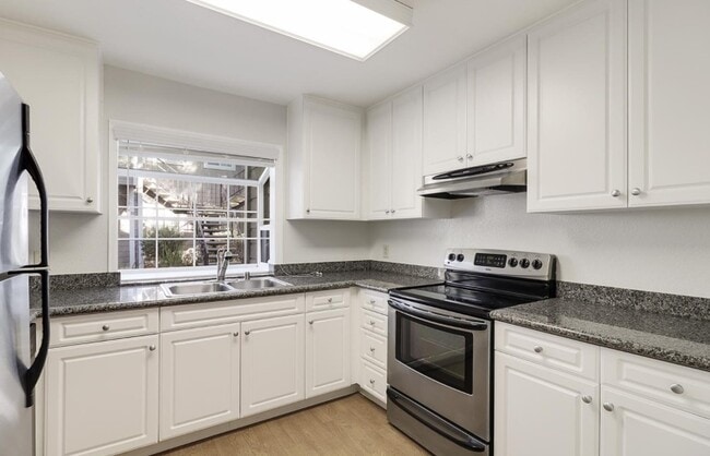 Photo - 520 Canyon Oaks Dr Unit #A