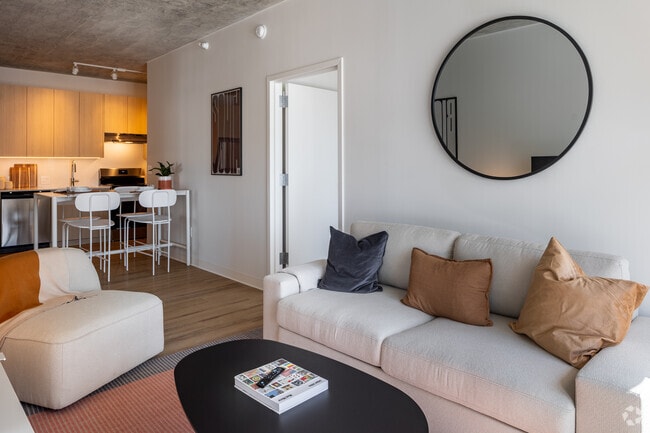 Interior Photo - Straits Row Rental