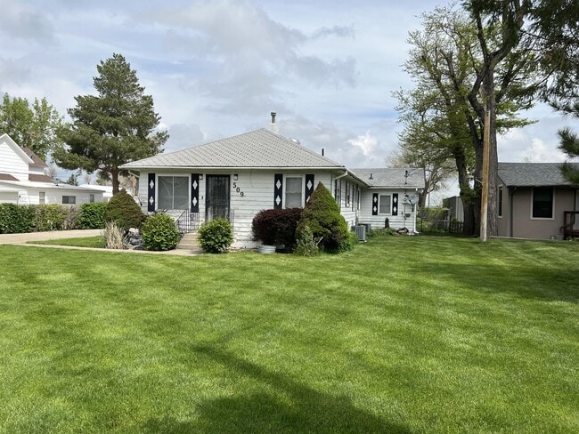 Photo - 509 E Riverview Ave