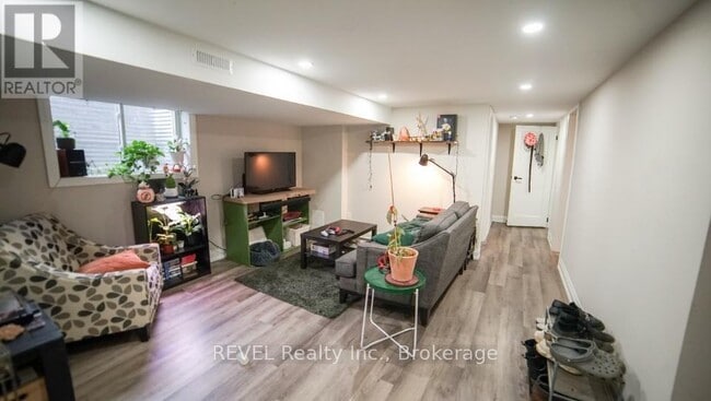 Photo - 510 Lloyd Ave