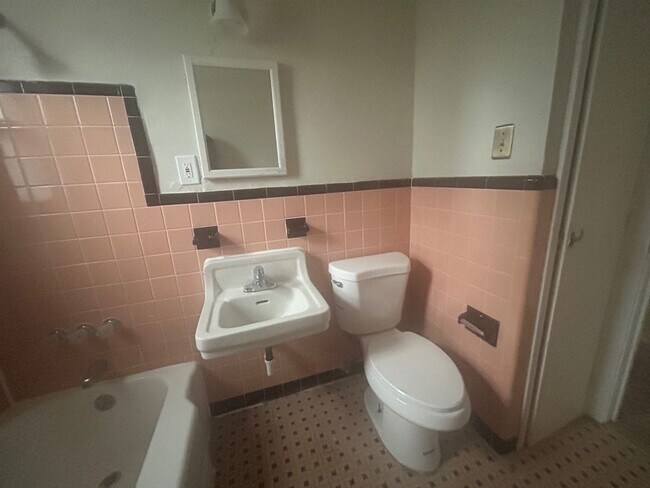 Photo - 414-416 E 222 ST Unit DN