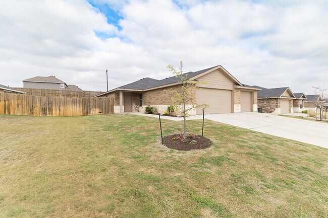 Photo - "Charming 3-Bedroom Retreat with 2 Baths and 1,760 Sq Ft of Comfort in Copperas Cove!"