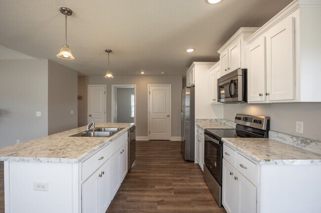 Photo - 7020 White Pine Ave