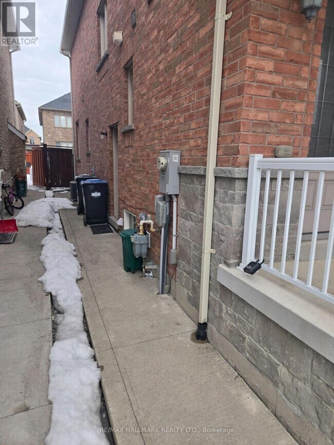 Photo - 35 Campwood Cres