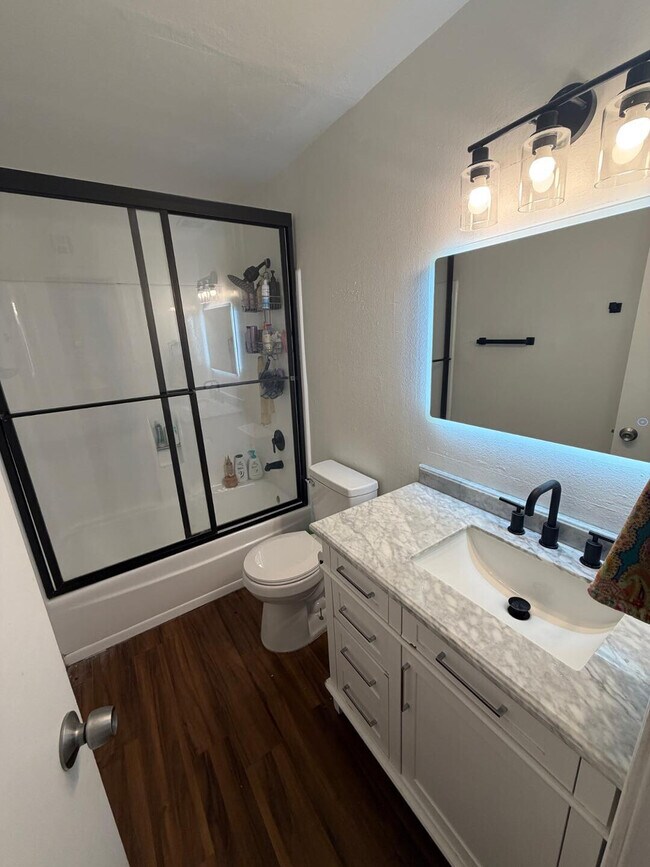 Photo - 1600 E Laguna Dr