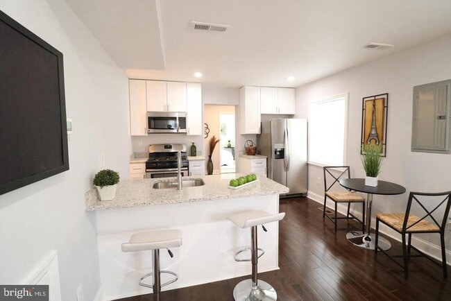 Photo - 702 71st Ave