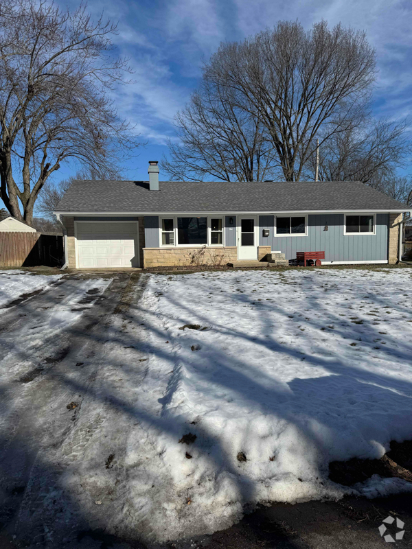 Building Photo - 1 Meadowbrook Ct Rental