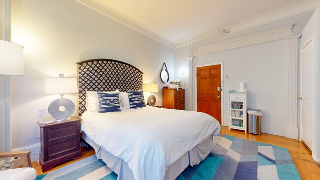 Photo - 1029 Beacon St Unit 1