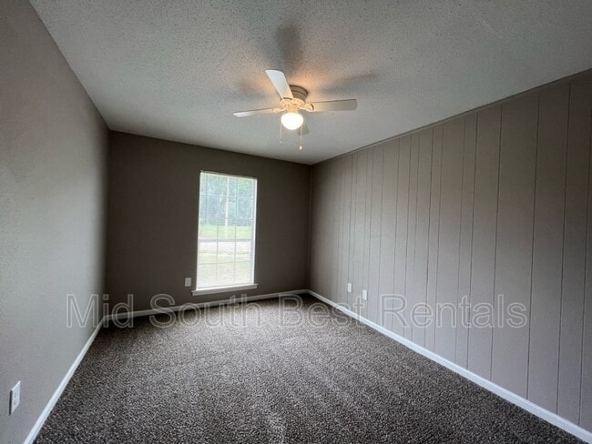 Photo - 2458 Chattering Ln