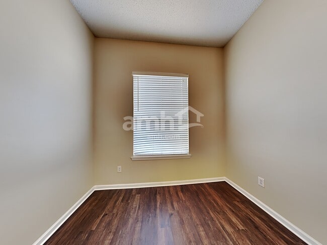 Photo - 11064 Apple Blossom Trail W