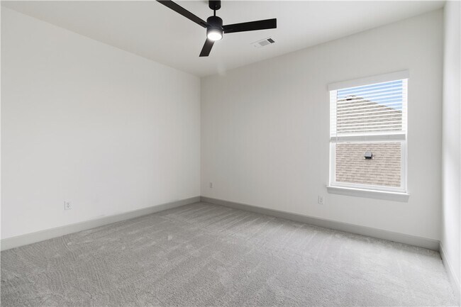 Photo - 1031 Whistler St