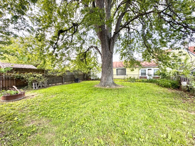 Photo - 930 Brinton Dr