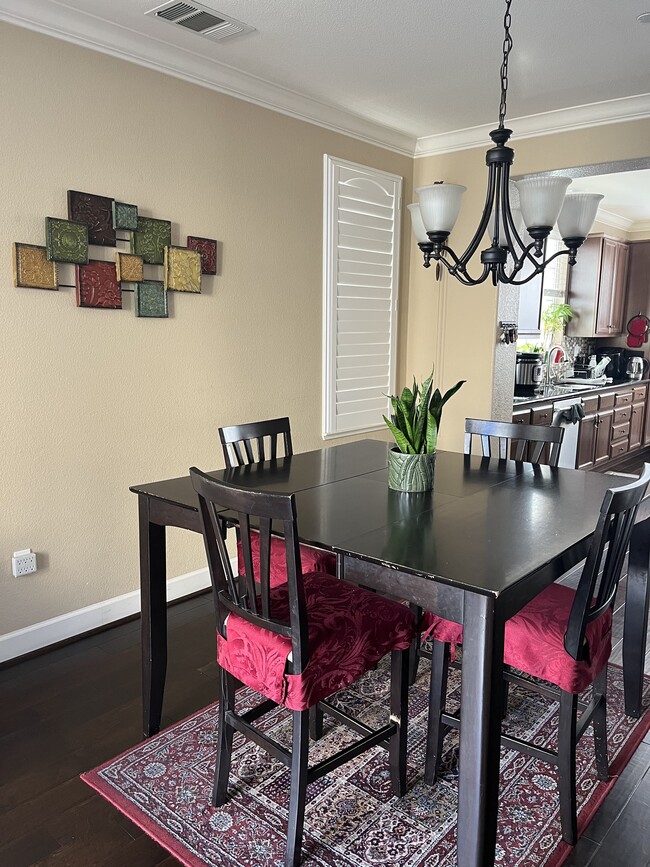 Photo - 590 Selby Lane