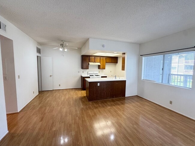 Photo - 10411 W Garden Grove Blvd Unidad 12