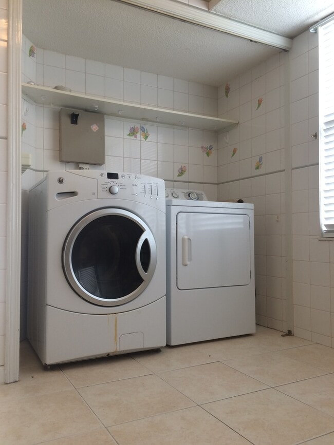 Photo - 9620 Vinca Cir Unit 1