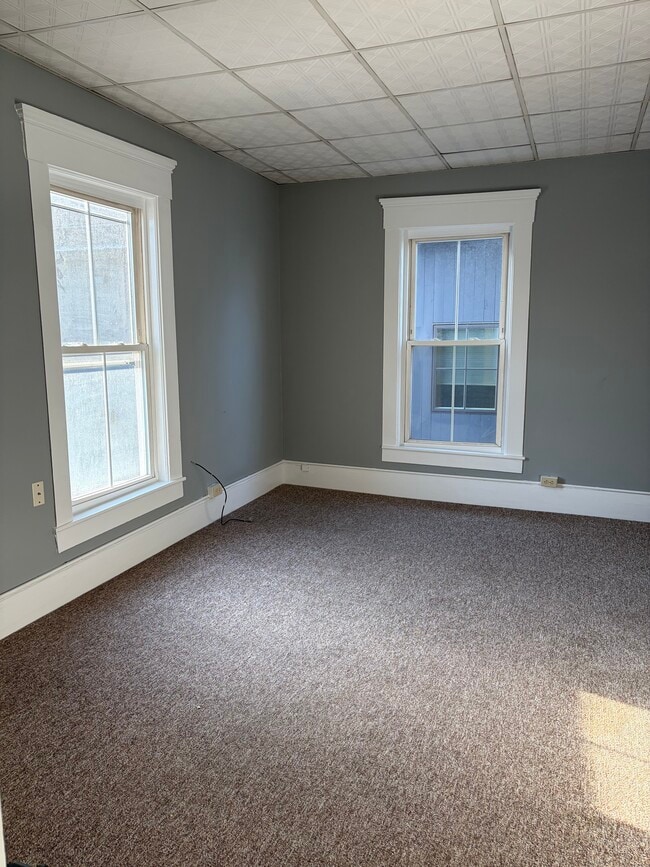 Photo - 81 N Main St Unidad 2