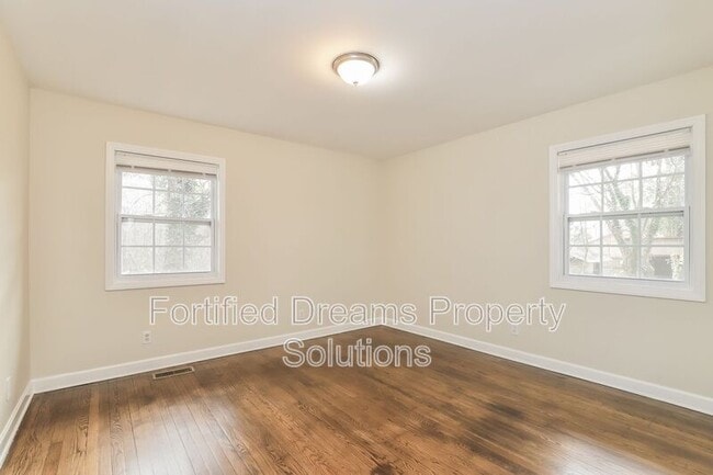 Photo - 5805 Highlawn Dr