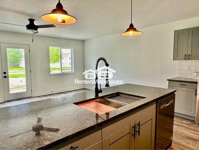 Photo - 2107 Willis Ave