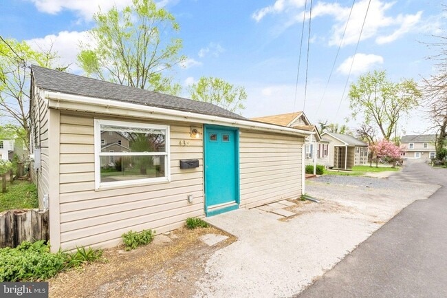 Photo - 439 West Ln