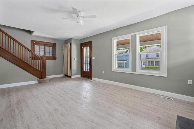 Photo - 135 W Hudson Ave