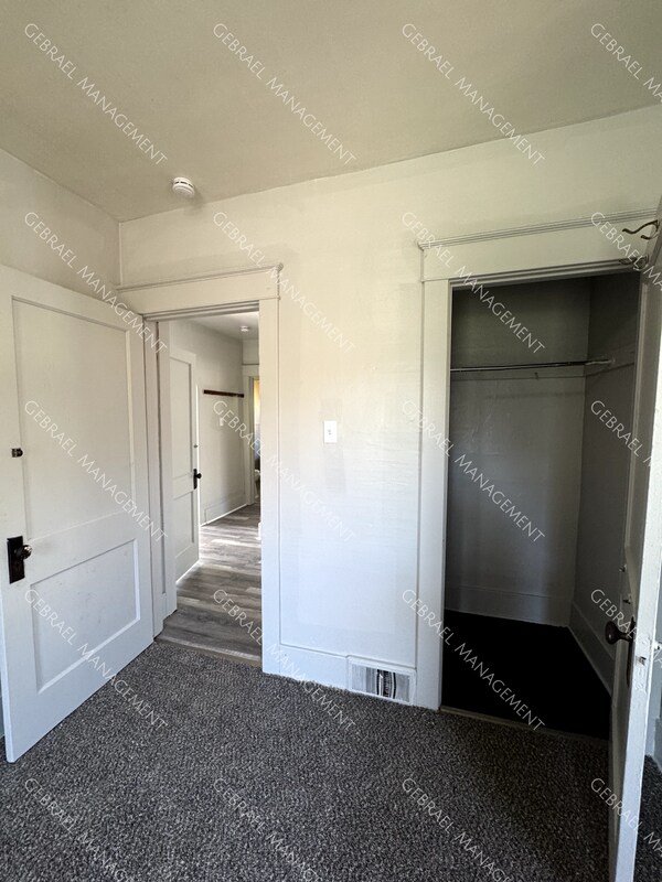 2313 Adams Ave House House Rental in Flint, MI