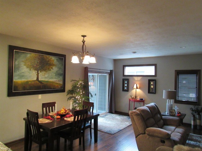 Photo - 3 br, 2 bath Duplex - South Prairie Twinho...