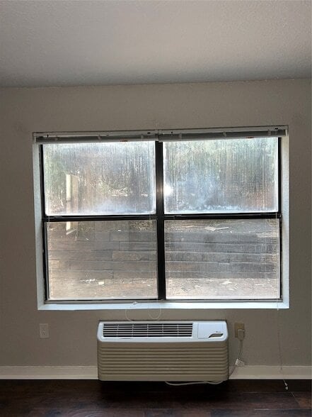 Building Photo - 701 W Sycamore St Unit 107 Rental