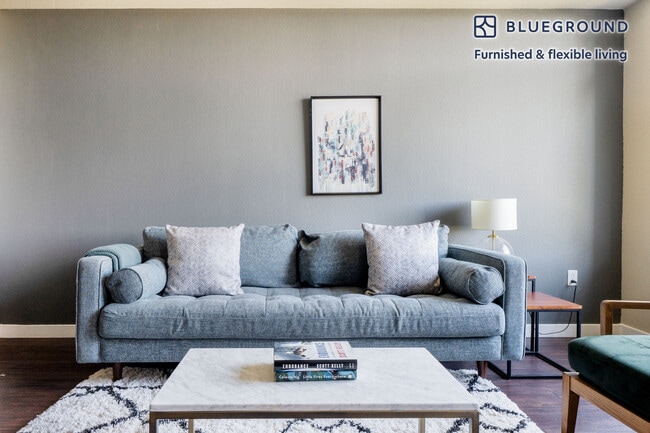 Photo - 111 N Rengstorff Ave Unidad SI FL2-ID1440