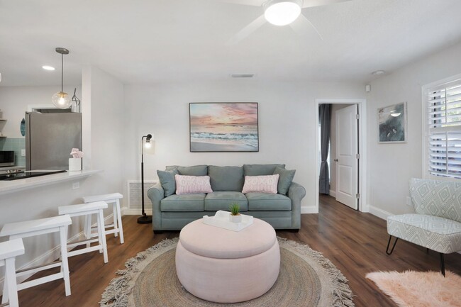 Photo - Furnished Chic Monthly Rental Home in Bradenton, FL VACA or Short Term