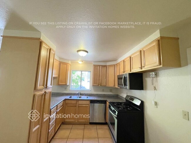 Photo - 2772 Sargent Ave