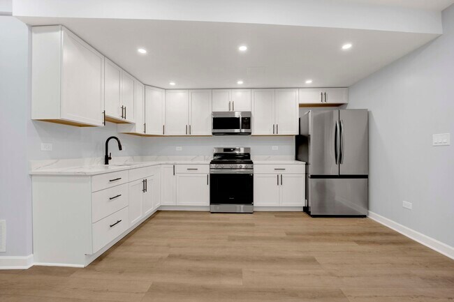 Photo - 2329 N Geneva Terrace