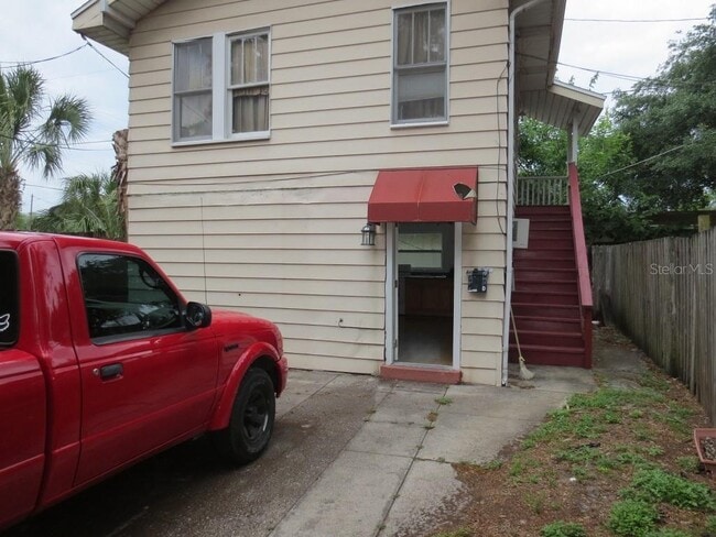 Building Photo - 6004 N Suwanee Ave Rental