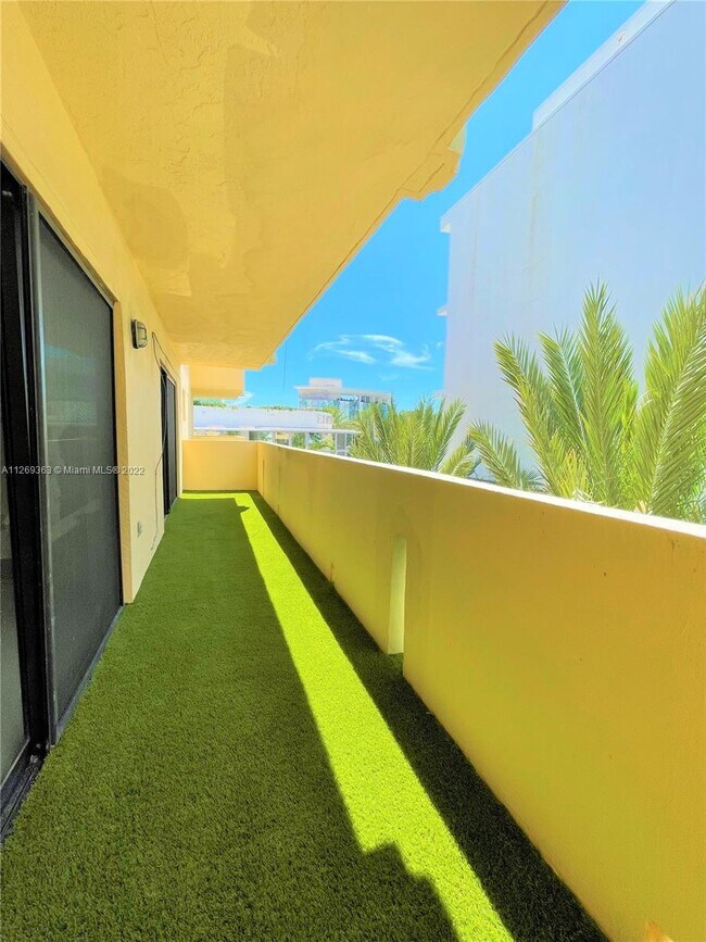 Photo - 2924 Collins Ave Unit 403