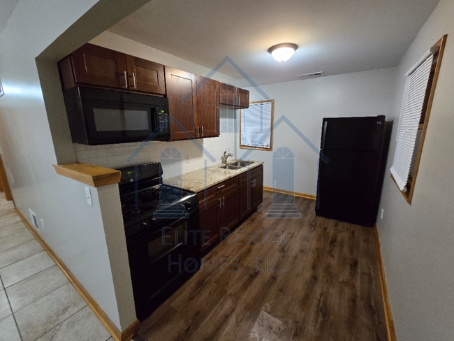 Photo - 7537 Birch Ave