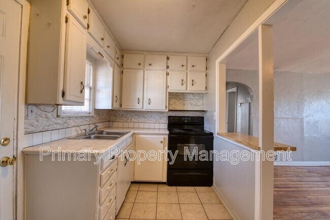 Photo - 4600 N Hamilton Dr