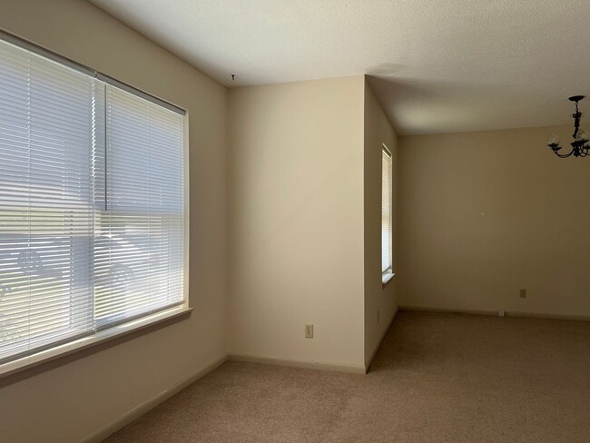 Photo - 4612 N Cypress St