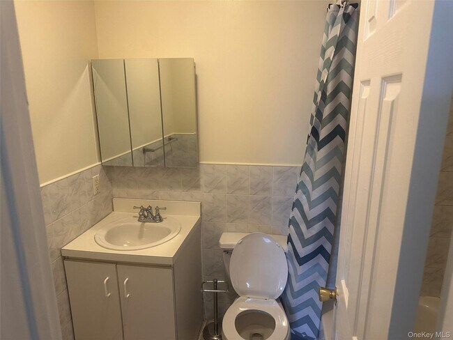 Photo - 102-34 1st St