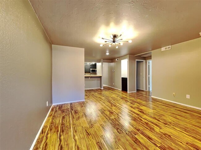 Photo - 901 NW 7th St