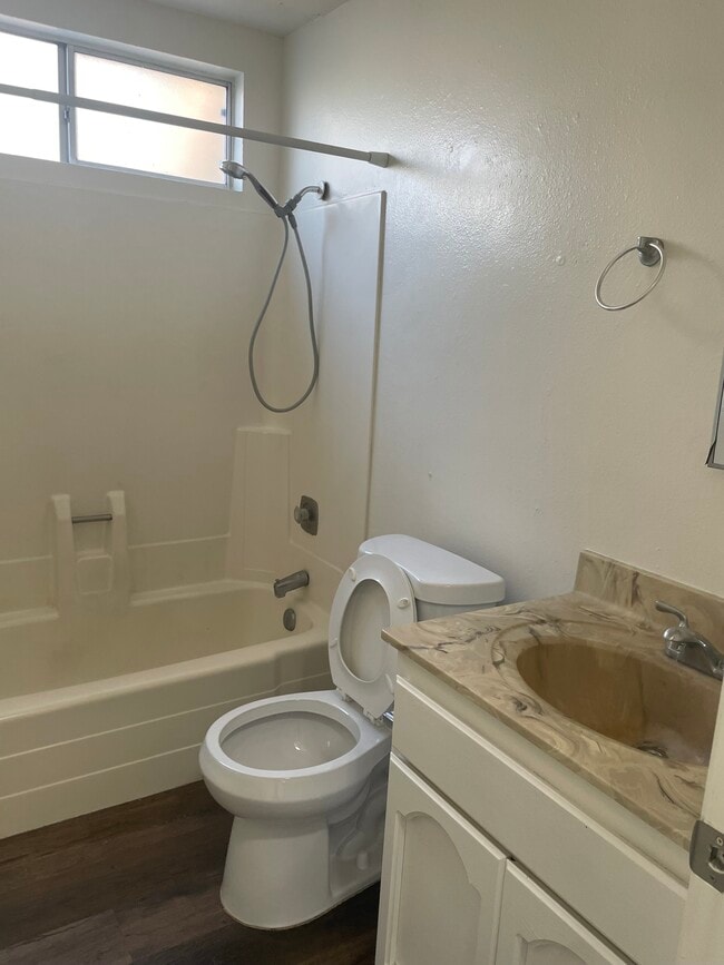 Photo - 4747 Utah St