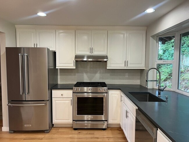 Photo - 4bd/2.5ba Bellevue Home