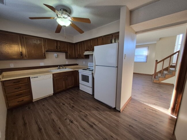 Building Photo - 1761-1763 E Lacona Avenue Unit 1761 E Lacona Avenue