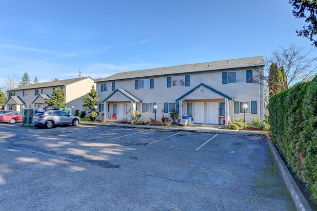 2bed/1.5bath Townhome Available Today! Get... - 2bed/1.5bath Townhome Available Today! Get...