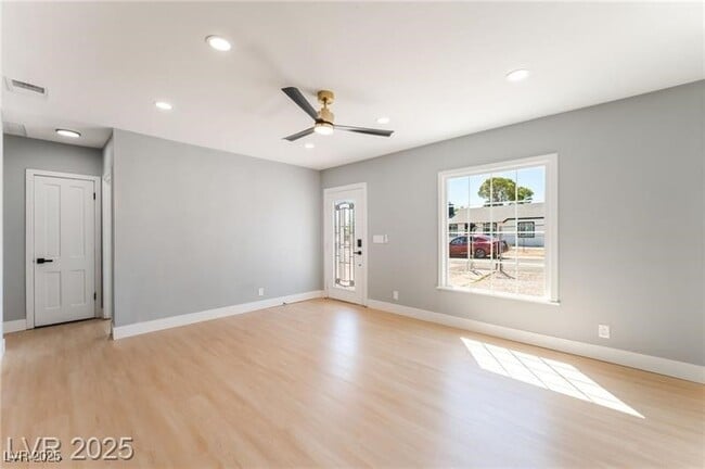 Photo - 915 Melrose Dr