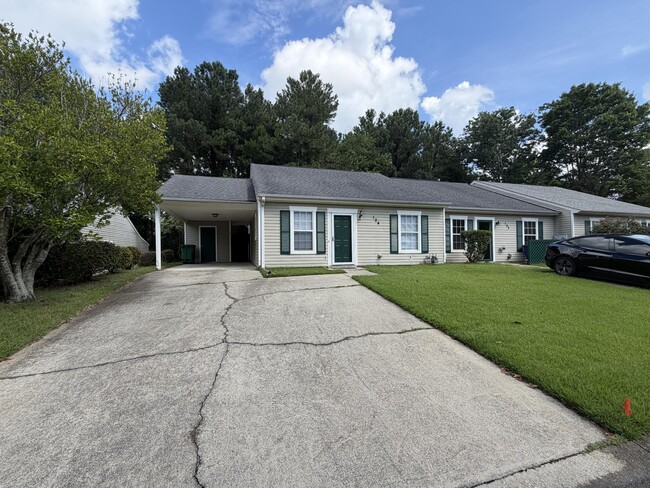 Building Photo - 104 Single Tree Ln