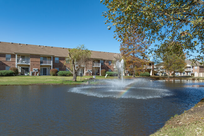 Southwind Lakes Apartments - Southwind Lakes Apartments