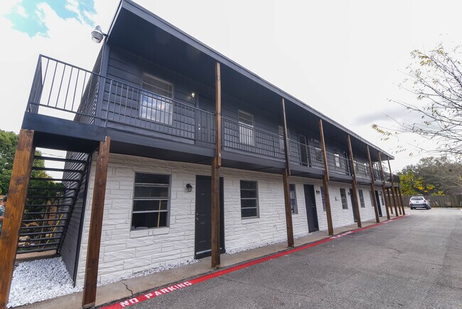 Photo - 311 Campbell Ave Unit #5