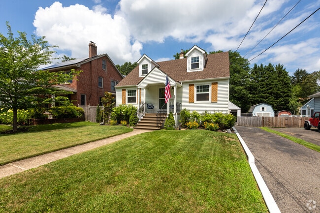 Building Photo - 437 3rd Ave Rental