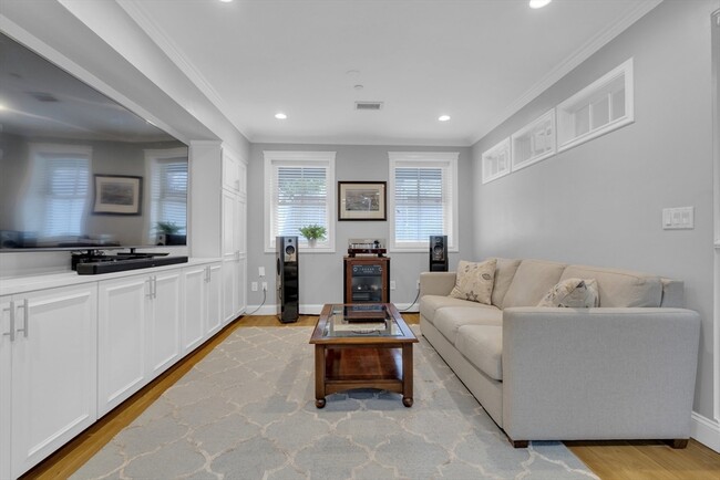 Photo - 26 Yarmouth St Unit 1