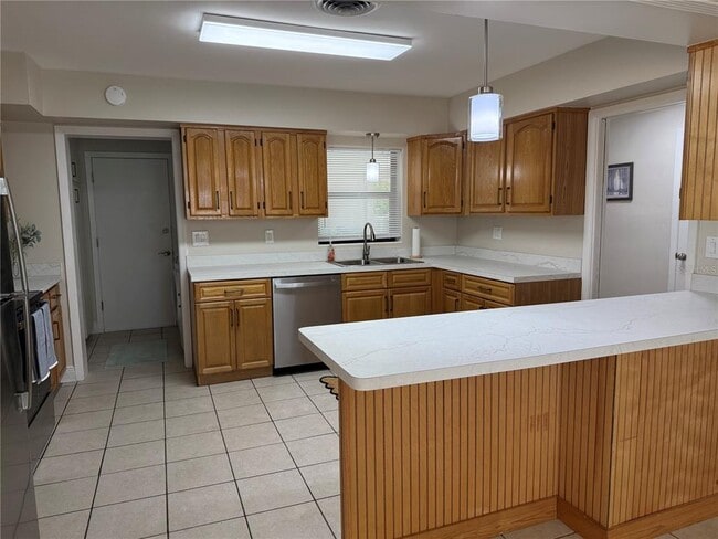 2809 W Fairbanks Ave